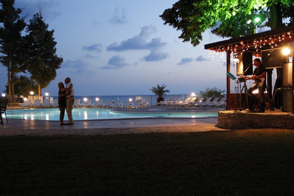 Helios Hotel Balchik Ngoại thất bức ảnh