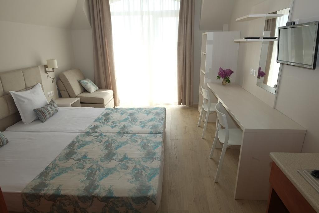 Helios Hotel Balchik Ngoại thất bức ảnh